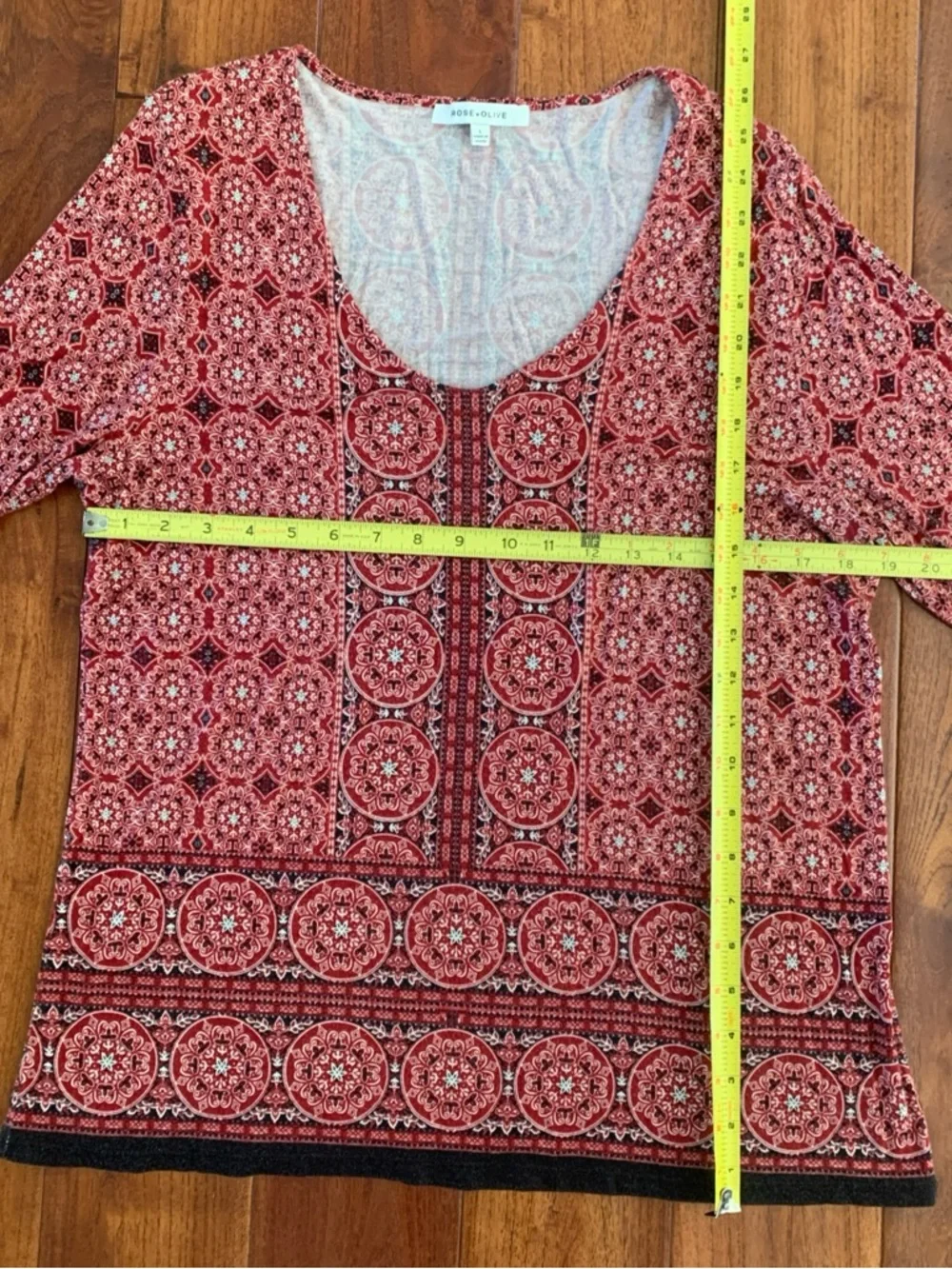 Rose + Olive Top Size L Red Geometric Boho Bell Sleeve Jersey Stretch Western - Picture 6 of 11